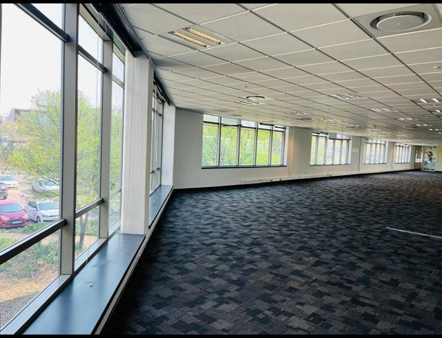1,200M² OFFICE TO LET IN WATERFALL